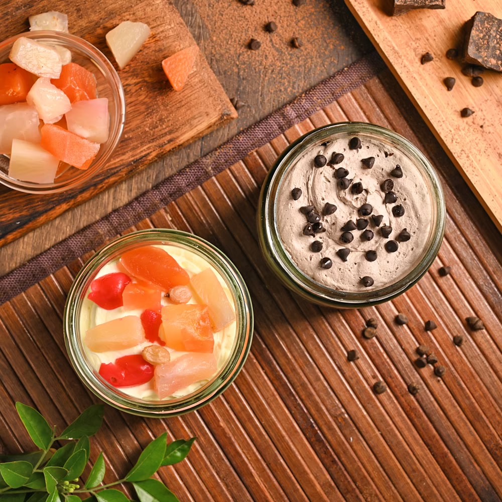 Choco-Chips And Fruit Jar Cake Combo